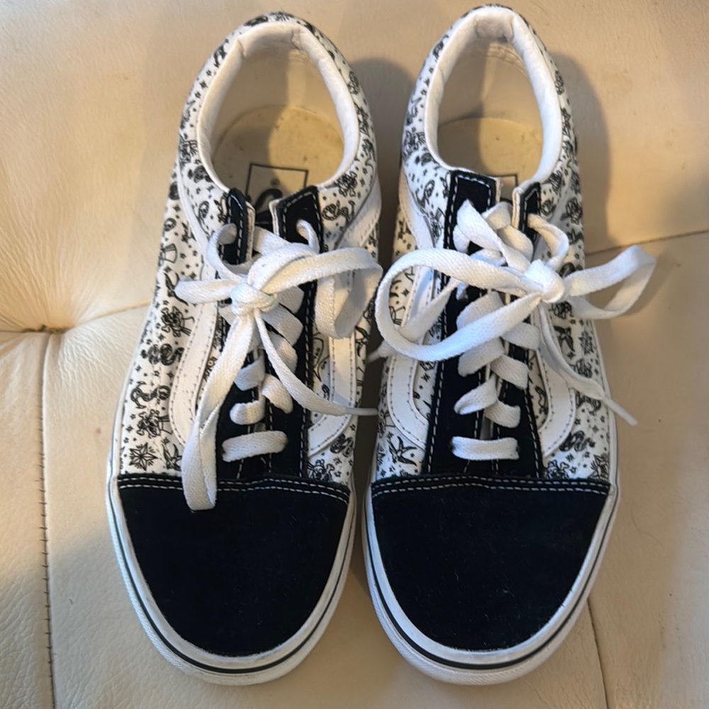 Black and White Tattoo Flash Vans